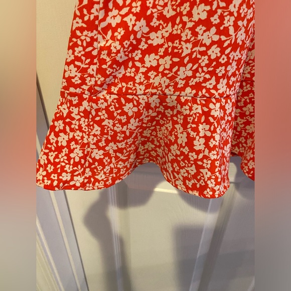 EUC ditsy Red Floral mini sundress size medium - Picture 7 of 12